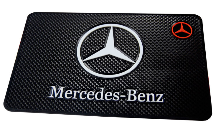 Коврик на панель Mercedes-Benz 20*13 см         