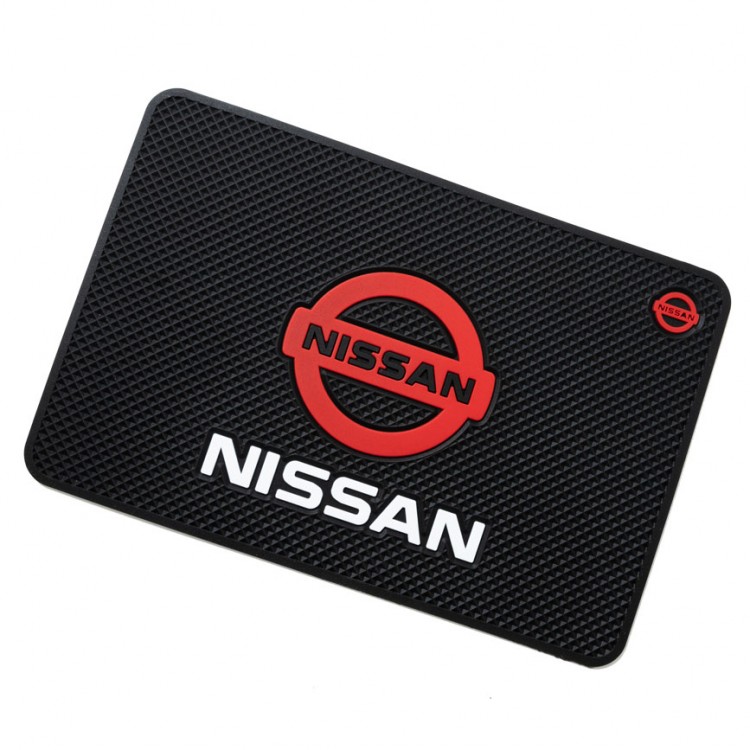 Коврик на панель Nissan 18.5*13 см       